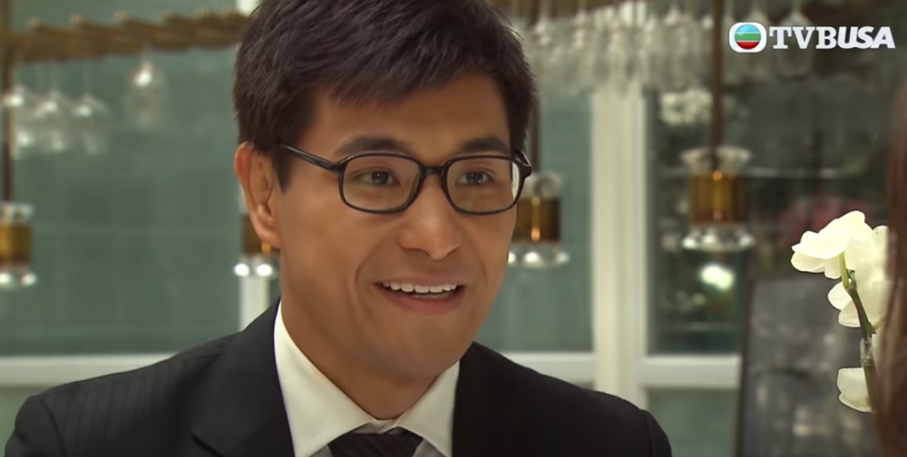 港男知道女生真係佢中學同學後，對於未能即時認出佢而感到十分尷尬！