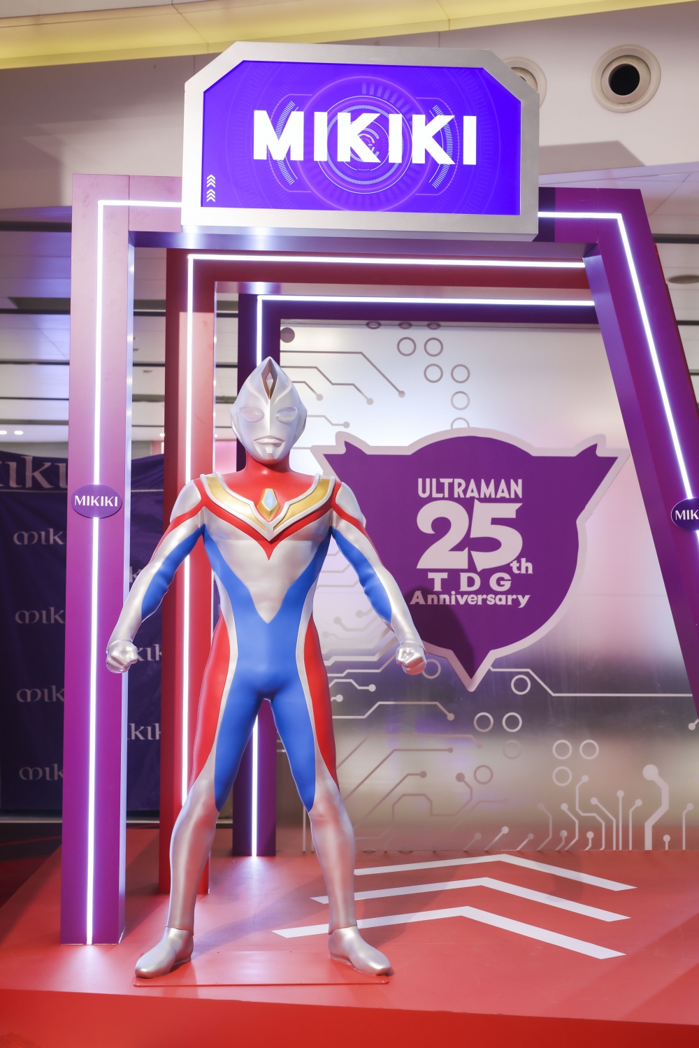 ULTRAMAN超人光影廊！