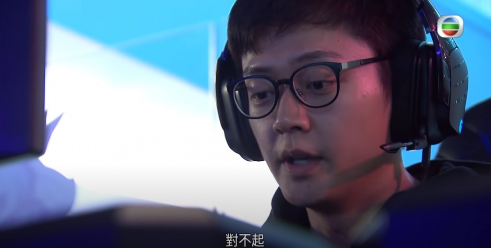 現時網上能夠為大家提供唔同嘅娛樂：聽音樂、追劇等。