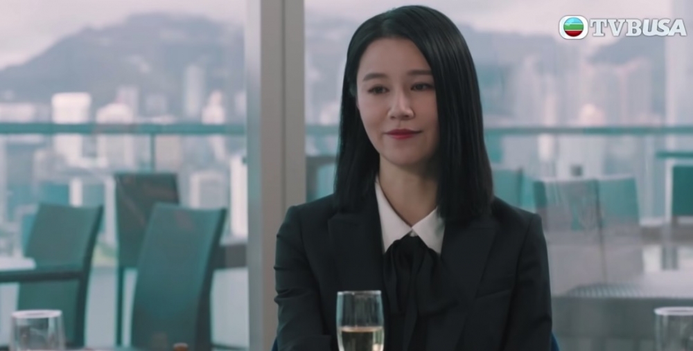 有網民認為女友咁年輕,除咗喺譚仔工作之外仲有好多機會!