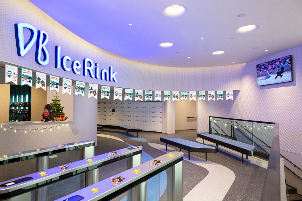 聖誕好去處2021推介 | 愉景廣場：愉景灣溜冰場「Monchhichi主題溜冰場」