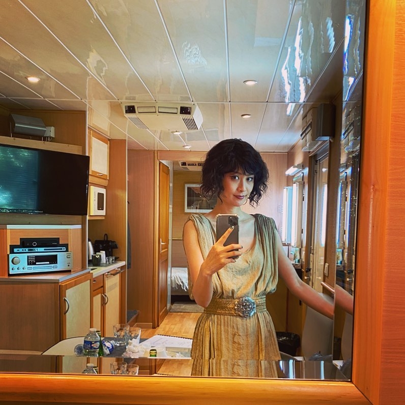 陳法拉隨後公開新劇中嘅超短曲髮造型！