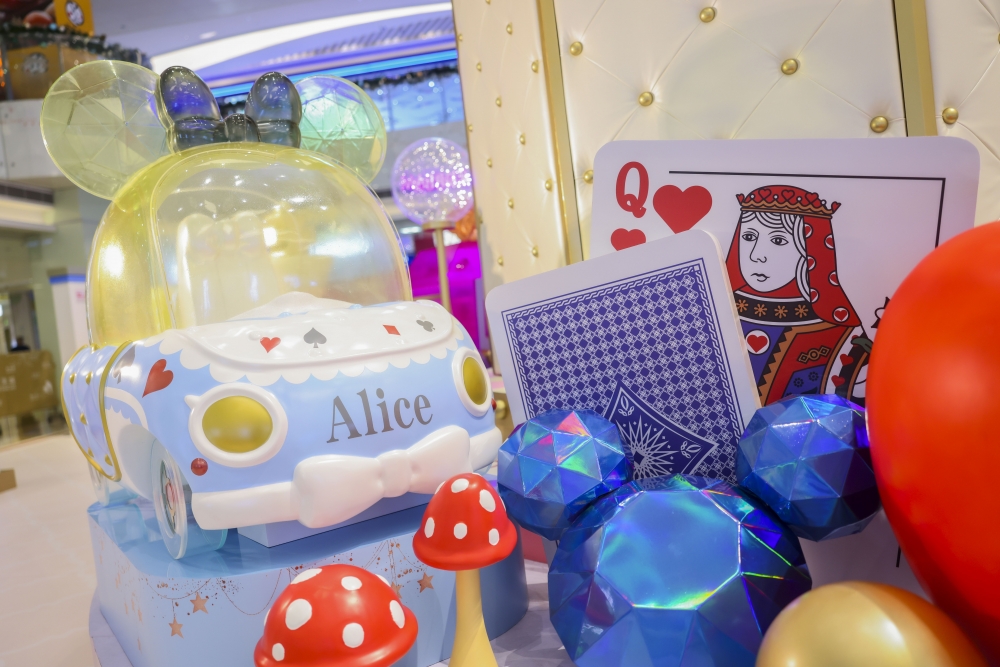 愛麗絲 X 迷霧藍水晶座駕