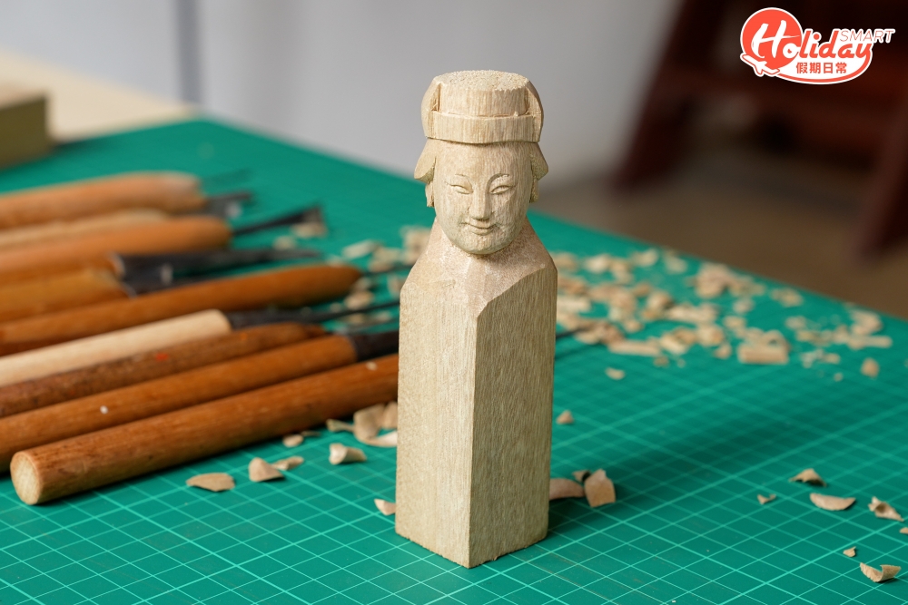 師傅有超過50年木雕刻經驗，只係用咗10幾分鐘，就已經雕好天后娘娘嘅頭。非遺中心完成更新後，會不定期邀請非遺傳承人舉辦工作坊，畀參觀者有機會親身體驗呢啲傳統製作技藝。