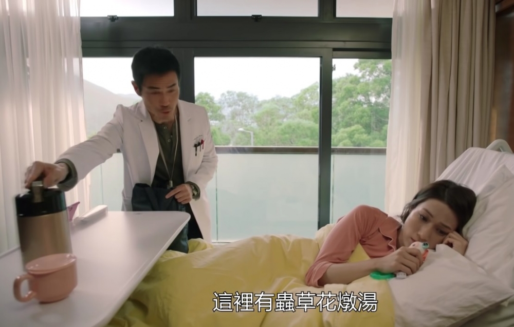 兩人嘅對手戲有火花之餘更獲網民推舉做視帝視后。