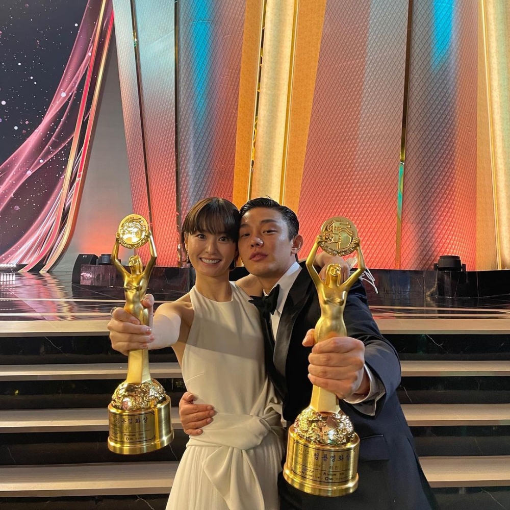 劉亞仁與另一位女神鄭有美亦有非常好的交情~