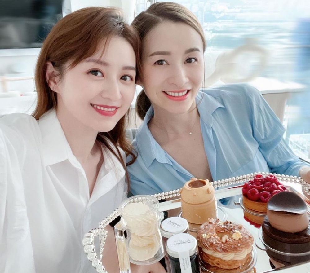 Suki同沈卓盈嘅鼻子十分相似，鼻樑挺而直，鼻頭包滿