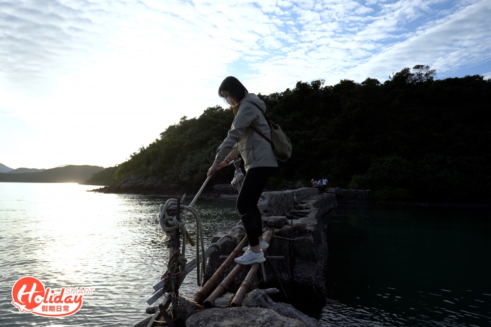 記者橫過的時候都「腳震震」！