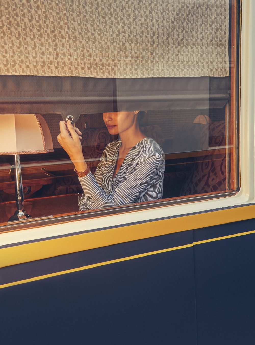 領取火車票之後,踏進「中央火車站」,透過觀賞珍貴文物、懷舊展品及歷史文件,了解東方快車的傳奇故事,並重溫百年前登上火車的旅行者體驗。