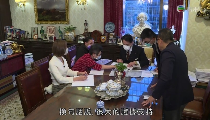 美華喺屋內取出嘅文件,可能能夠成為幫助佢取回部份權利嘅證據!