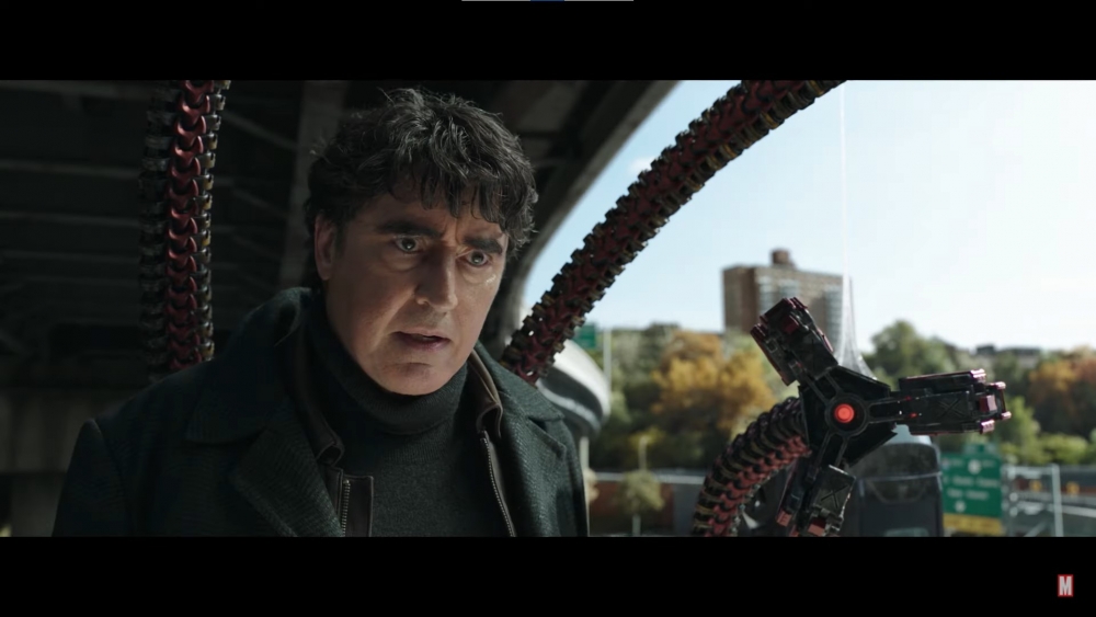 八爪博士在見到褪去面罩的蜘蛛俠,突然說了一句「You are not Peter Parker」 。