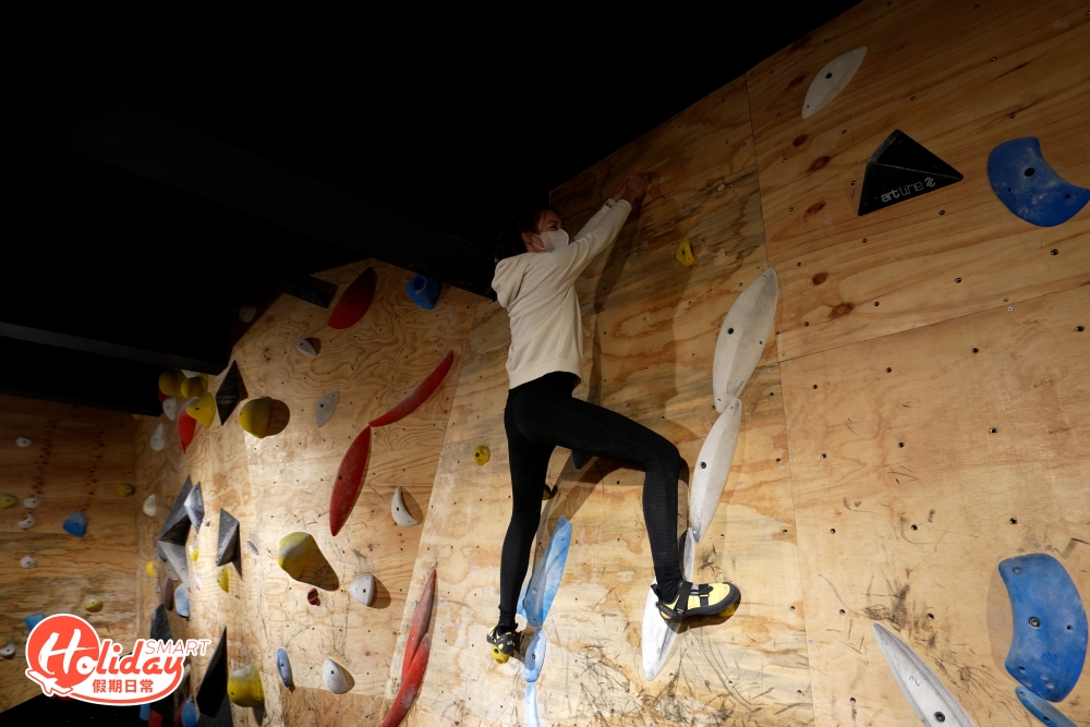 「尚山岩館」佔地超過1,500呎， 抱石牆樓高4米，底下有軟墊，即使是畏高也不怕，岩館以攀石V-system難度系數為基礎，設4個難度路線。