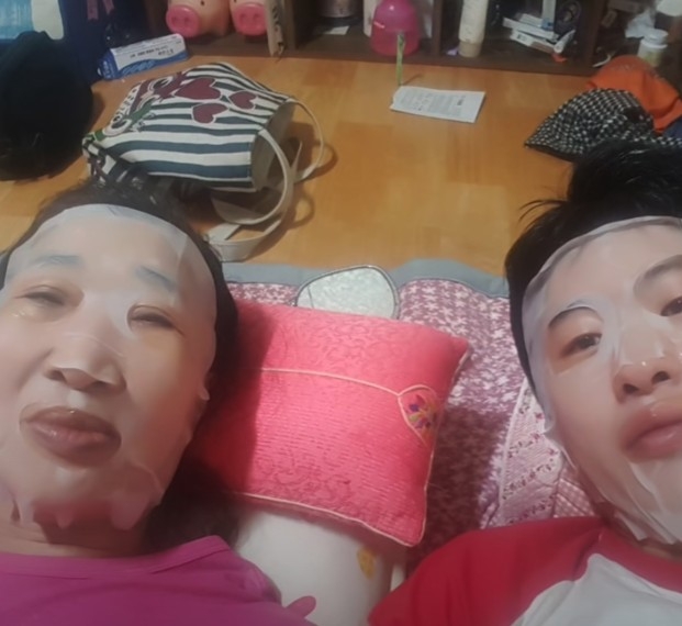 兩人因為經濟問題而只係訂婚,但男方承諾一賺到錢就會立刻結婚!