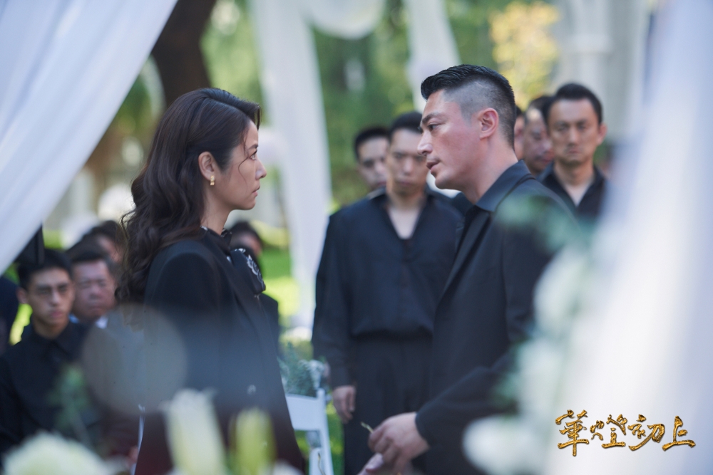 霍建華和林心如在婚後首度同台對戲，勢不兩立的場面充滿了緊張感！