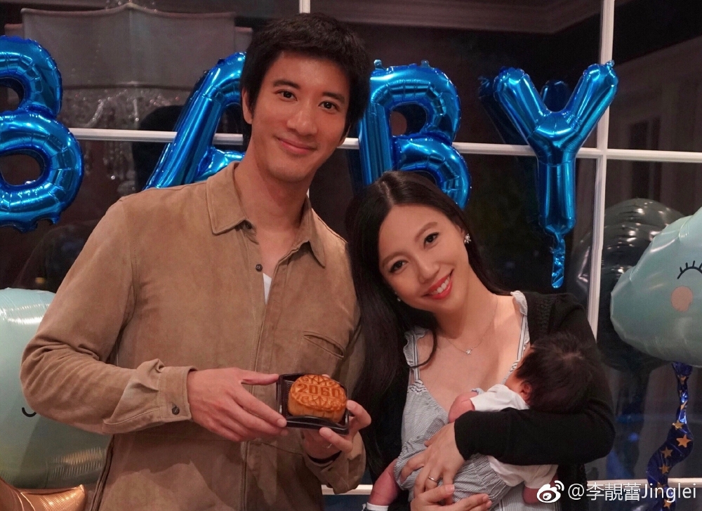 李靚蕾嘅爆料亦引起熱話,過去幾日佢哋嘅新聞都遍佈網絡!