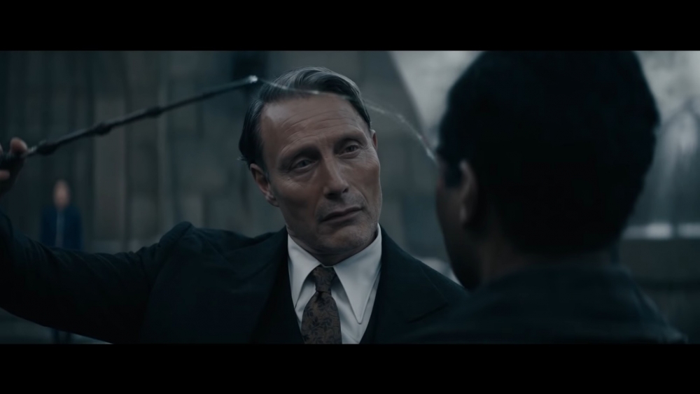 Mads Mikkelsen頂替Johnny Depp飾演大反派黑巫師Gellert Grindelwald葛林戴華德，同樣魅力十足！