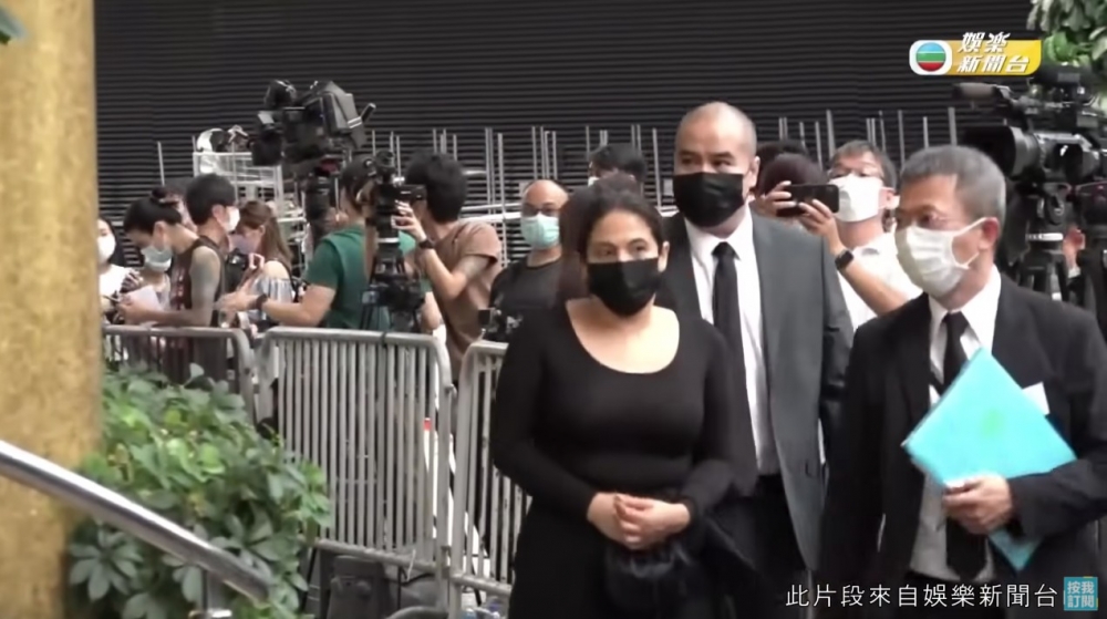 長房次女何超賢同外孫女蕭玫錚(長房何超英女兒)早前申請新增遺產管理人