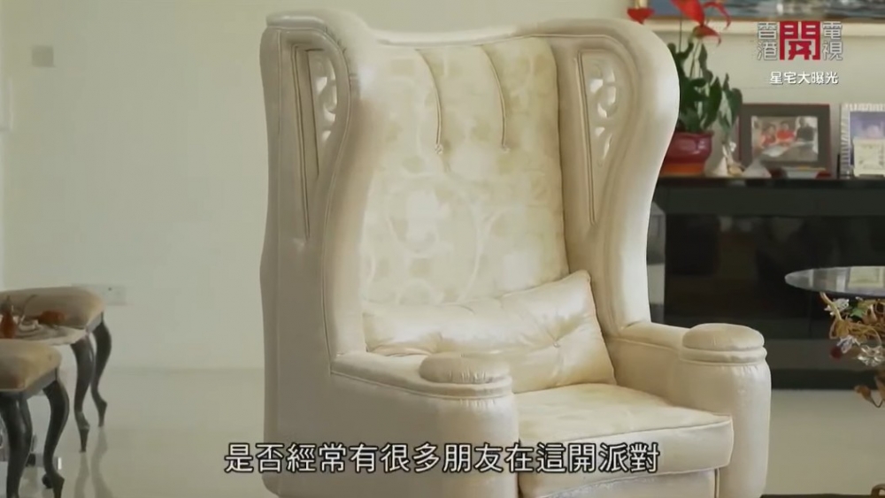 傢私大部分由意大利買