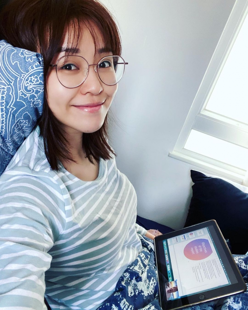 黃穎君本身學歷高，亦曾經出過散文集！