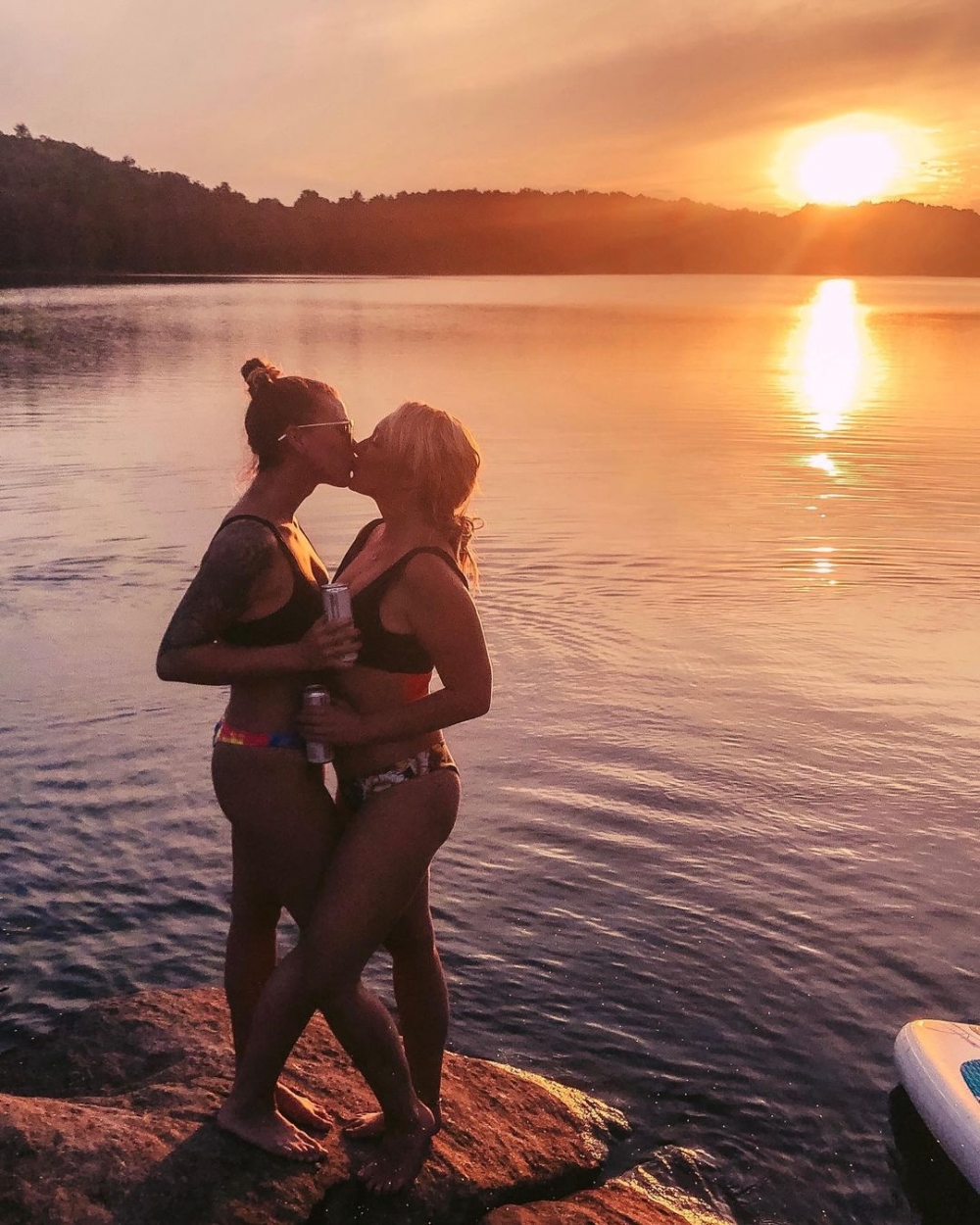 Rebecca同Natasha感情變得越嚟越好，唔使返工就會見面、帶狗散步，又一齊下廚