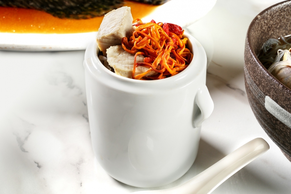 滋補蟲草花燉老雞湯~