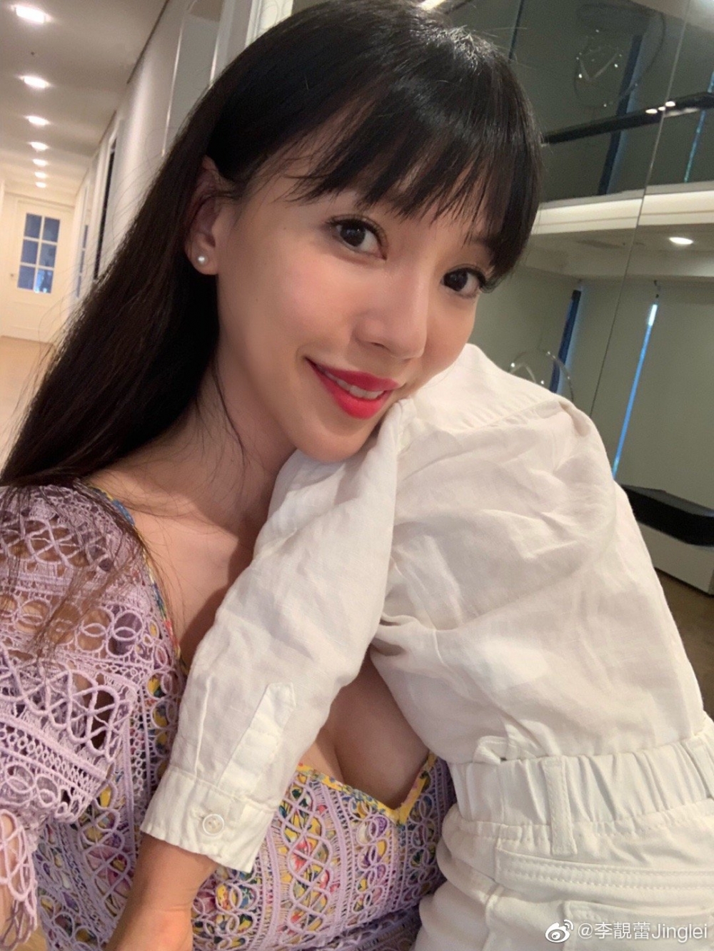 李靚蕾微博