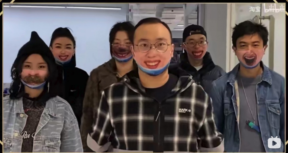 賣家因應現時疫情嘅狀況而設計出唔同表情嘅口罩!