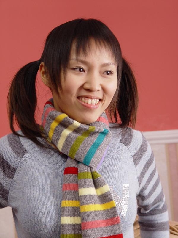 李倩妮背景雄厚,佢爸爸李意珍當年任職深圳市政府、媽媽則係深圳市平湖外國語學校董事長