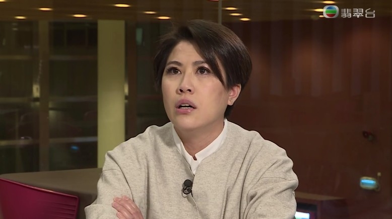 TVB《東張西望》經常會報道騙案等市民提高警覺,最近陳彥行以「苦主」身份受訪,哭訴佢同75歲媽媽被銀行理財主管呃簽保單