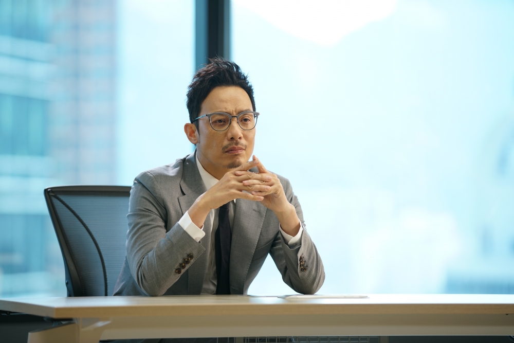 強尼化身做藥廠老闆,仲分享埋男人最痛嘅內心獨白!