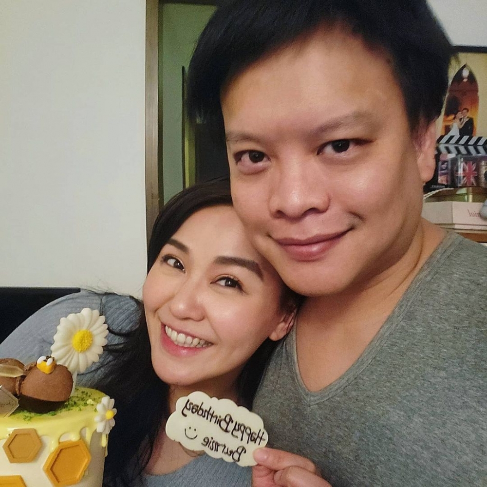 而黃穎君老公就係TVB監製丘一峯。