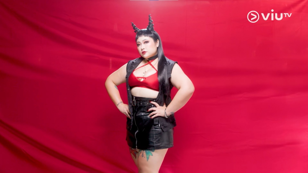 Chanhnez在《肥美人》的宣傳片裡以狂野魔女的性感造型登場!