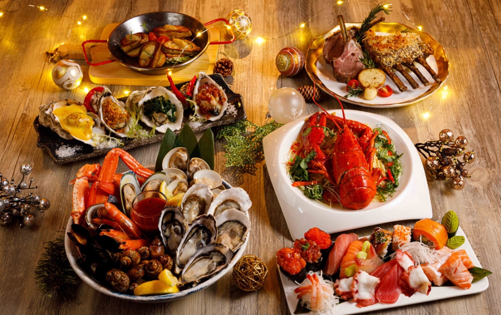 城景國際推出聖誕自助晚餐，可以任食生蠔、雪花蟹腳、藍青口和鮮螺等，而當月生日客人更可享生日蛋糕半磅，記得要提早2天預約。