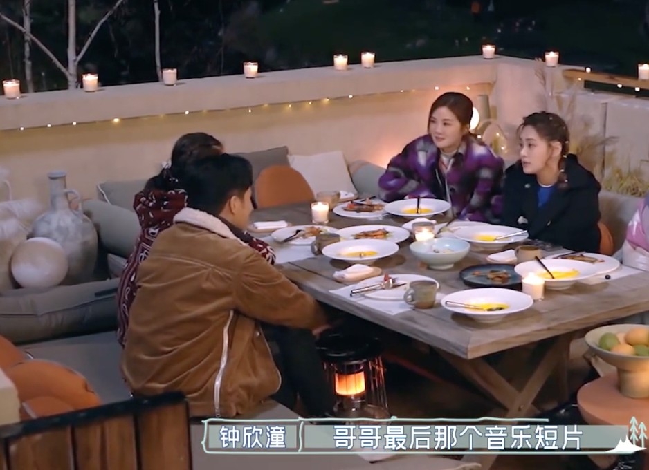 阿Sa提到哥哥張國榮最後參演嘅一個MV正正就係Twins嘅《你最紅》