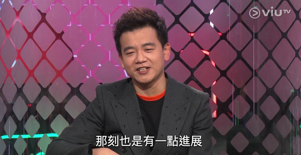而佢又再一次上咗女藝人嘅屋企飲酒,並發生超友誼關係。