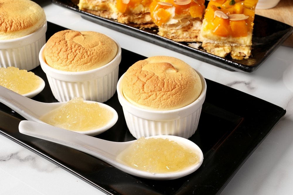 燕窩蛋白梳乎厘。