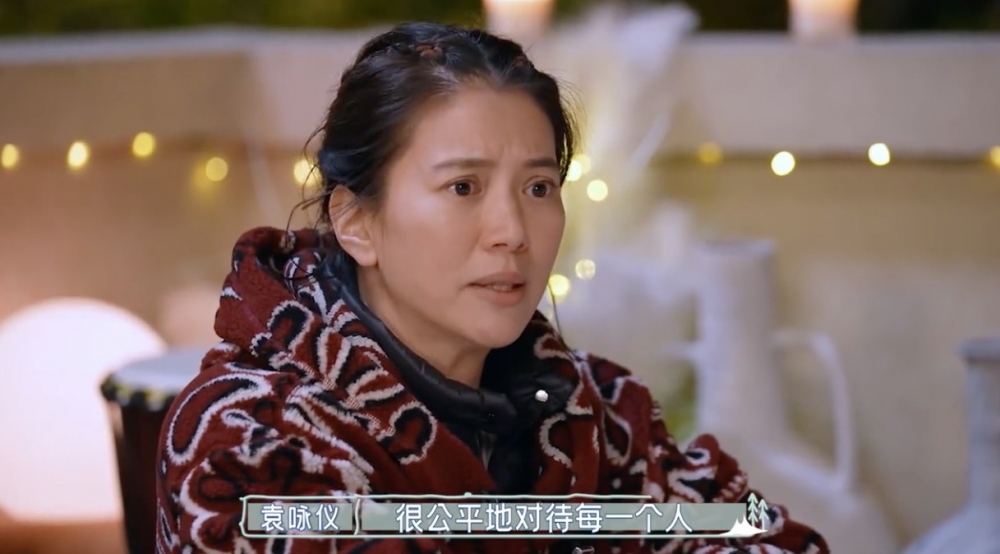 袁詠儀指自己都受到梅姐影響,對工作人員好都係因為梅姐做咗個好榜樣。