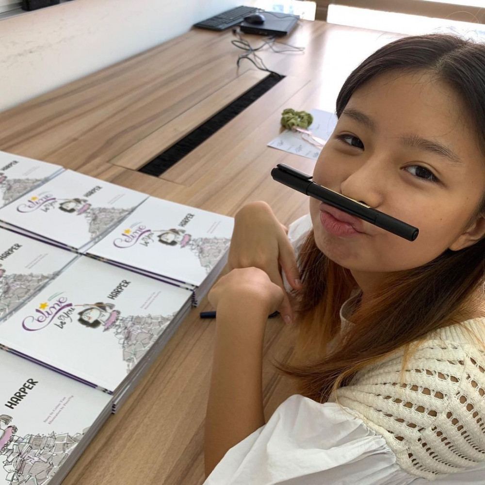 最近Celine宣佈與香港插畫師Peter伍尚豪合作推出繪本