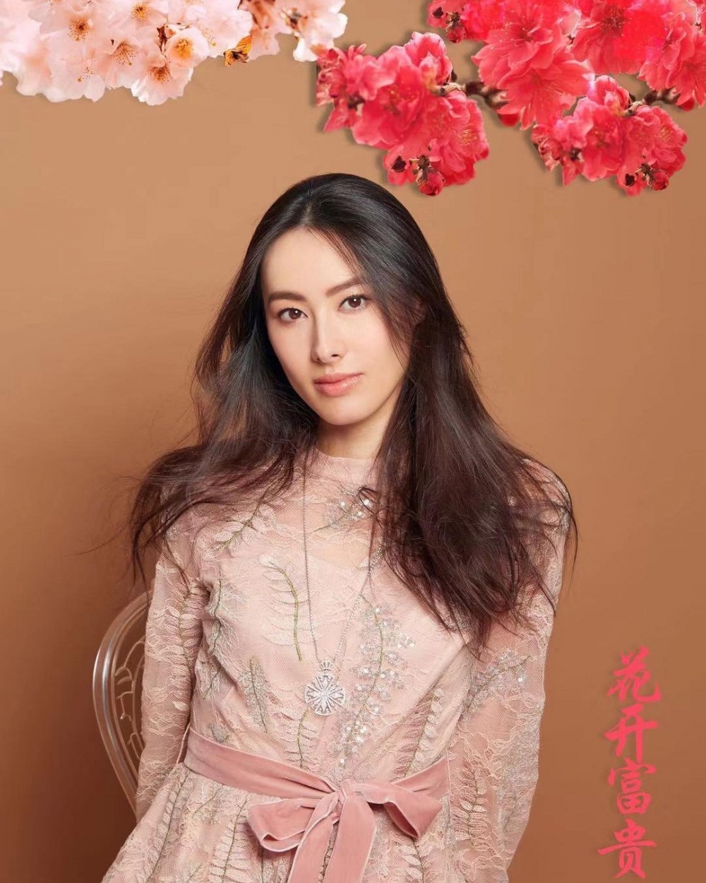 梁洛施（Isabella）2008年同富商李澤楷嘅戀情曝光，更為對方誕下3位兒子