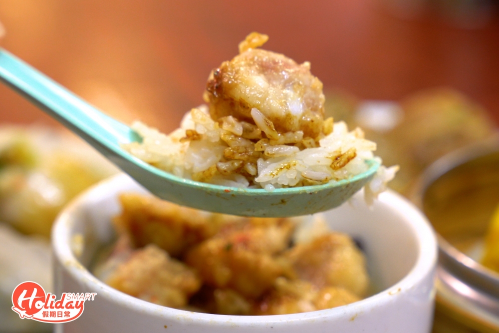 小份盅頭飯約為男士拳頭大小，飯量不多，吃完再歎點心也不會太飽。