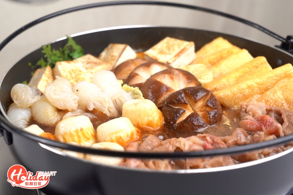 正宗壽喜燒外賣專門店「肉屋」 ,主打日本直送的薩摩和牛,屬較少有和牛,是鹿兒島縣最佳的4%黑毛和牛,牛脂的溶點比較低,所以油脂特別豐富,牛味亦較濃,「肉屋」提供A4、A5及A5+級的薩摩和牛。