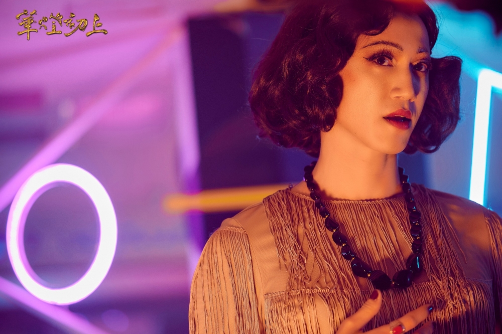 吳慷仁飾演第三性酒店老闆「寶寶」，濃妝艷麗，勁風騷有女人味！