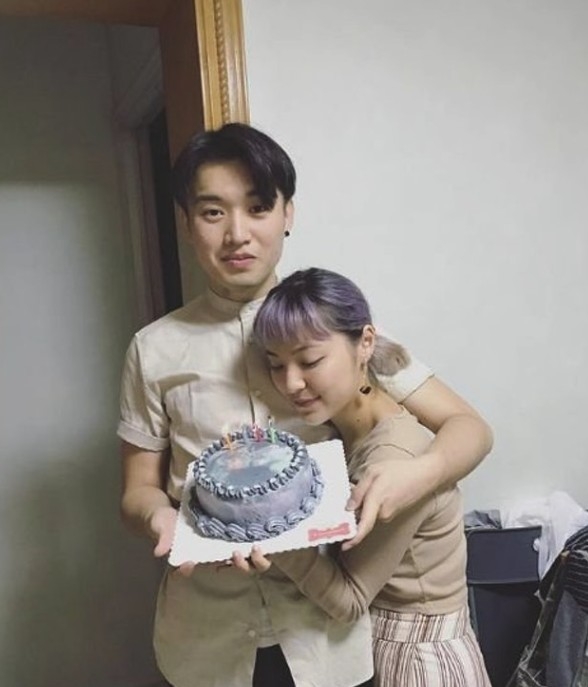 Jer（柳應廷）同圈外女友Kelly交往5年，感情非常甜蜜！