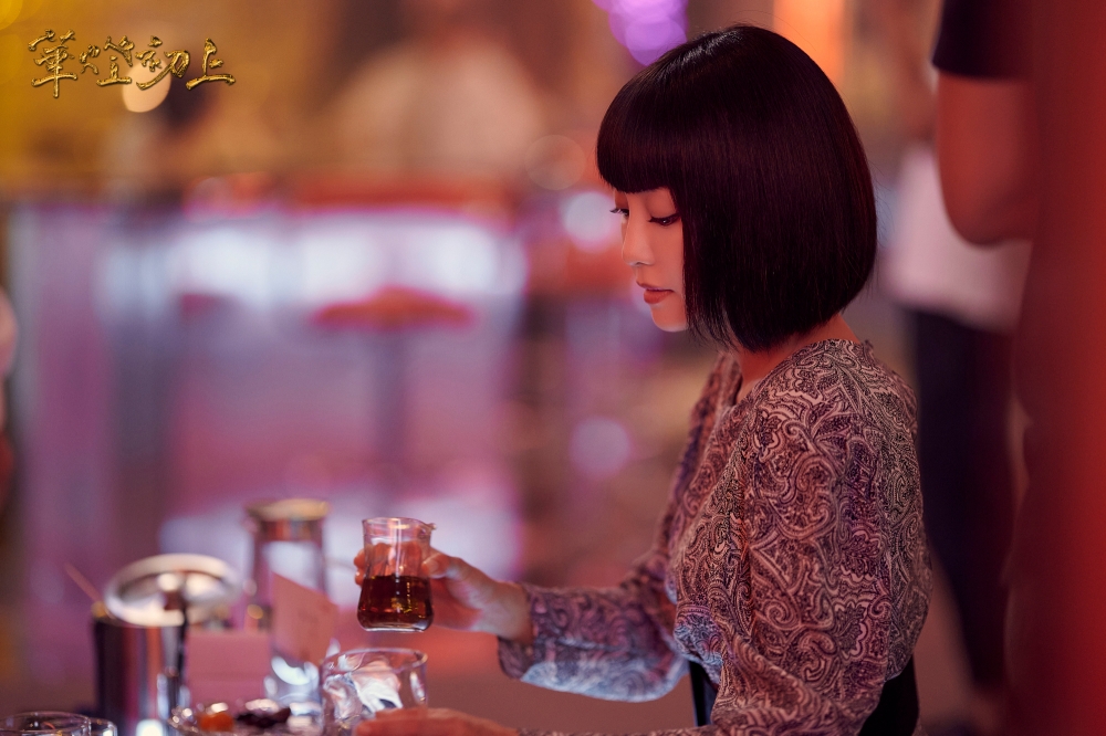 《華燈初上》演員角色 |謝欣穎飾演Yuri黃百合。