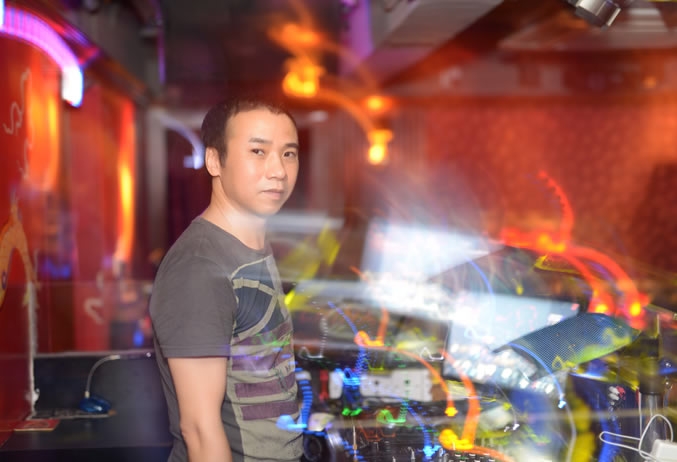 跨年倒數派對特別邀請著名DJ Edwin到場打碟!