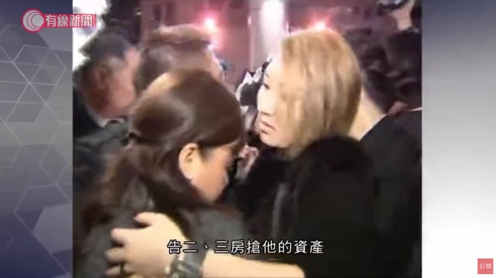 之後賭王就向二房女兒何超鳳寫家書,要求解釋點解未經佢同意就將股份分配畀二房、三房