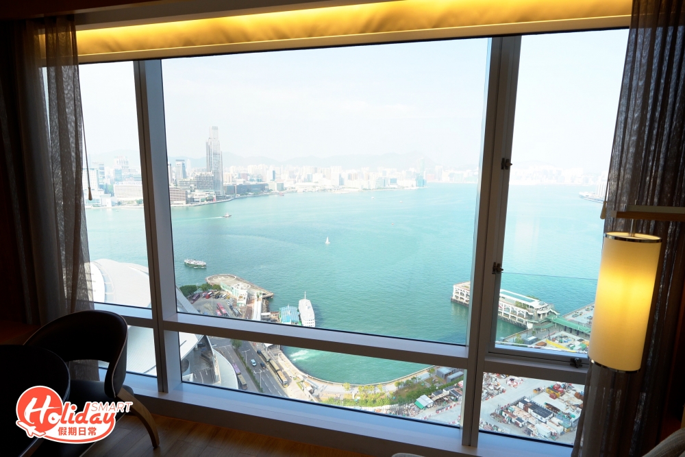 提到香港萬麗海景酒店最經典莫過於客房內的無敵大海景。