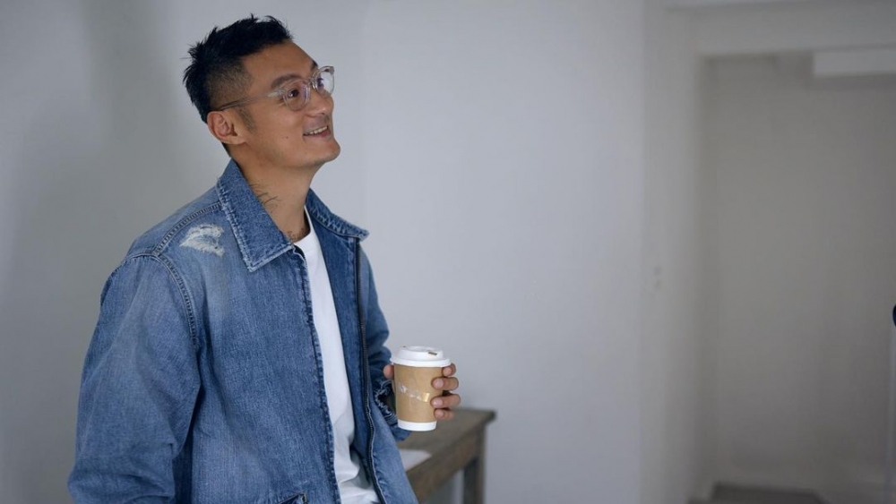 余文樂當時嘅老闆指佢隨時都可以走:「我不會為難你,可是我覺得作為男人,如果你今次碰到這個問題你投降,你就一輩子活在這陰影裏。」
