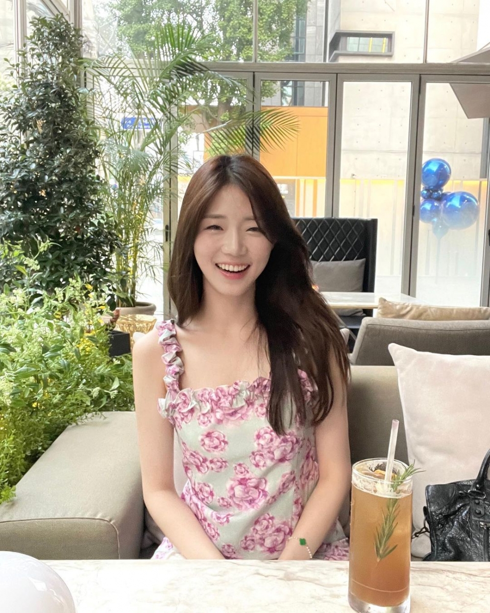 申芝燕IG:jiiiyeonie_
