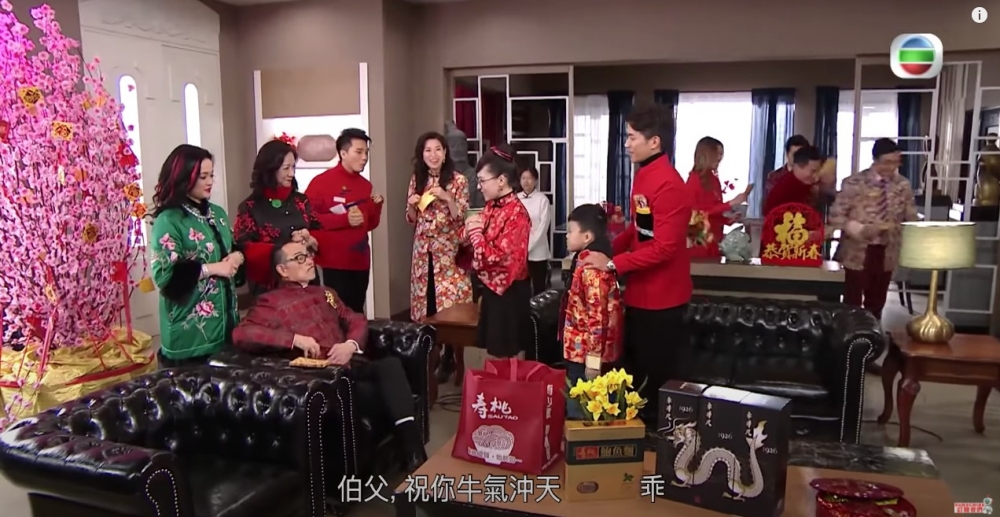 樓主提到上女友爸爸屋企會主動買生果或其他禮品,唔會兩手空空,禮數做到足,自覺有家教